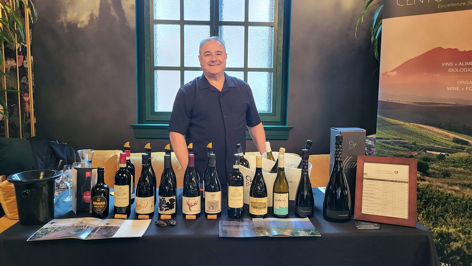 Giovanni Smeraglia de l’agence Centoventi au Club de vins Jessica Harnois